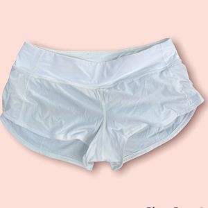 lululemon white speed up shorts 2.5 (size 8)